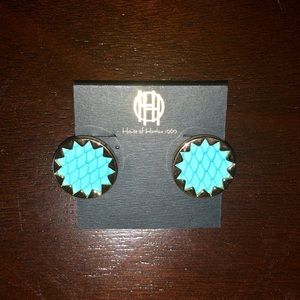 Beautiful teal stud earrings!!